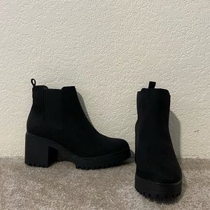 Chunky Heel Chelsea Boots
